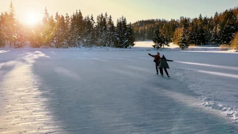 20 Festive Holiday Dates for Spouses