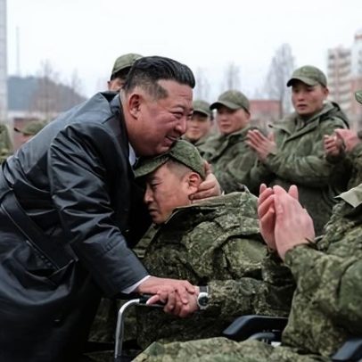 Kim Jong-un admite tropas norte-coreanas desminando para a Rússia