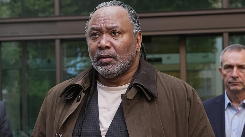 Intimação contra Reginald D. Hunter é anulada por tentativa de cancelamento
