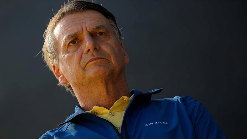 Tratamento de Bolsonaro para soluços persistentes chama atenção