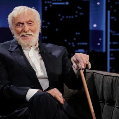Dick Van Dyke afirma que evitar duas coisas pode facilitar chegar aos 100 anos
