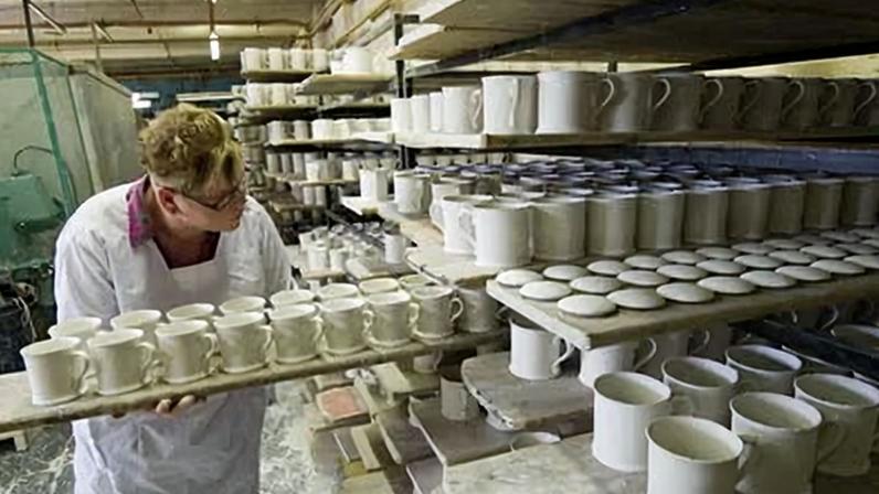 Indústria cerâmica do Reino Unido, identidade em risco, alerta ao governo