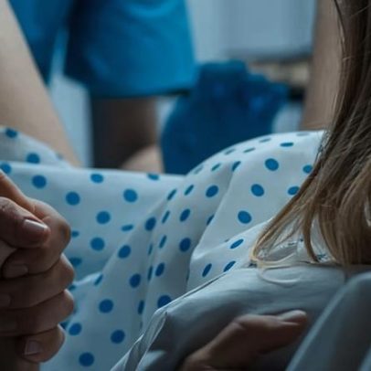 Risco de sangramento grave após parto atinge nível de cinco anos na Inglaterra