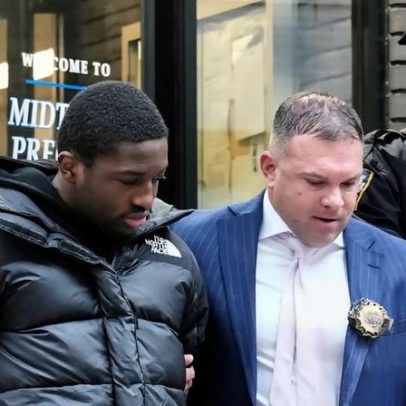 Jovem de 20 anos é acusado de tentativa de homicídio após tiroteio com Kris Boyd