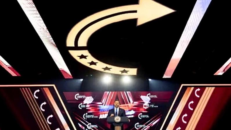 Conflitos entre estrelas Maga surgem durante conferência Turning Point