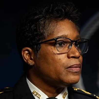 Chefe de polícia de Washington DC renuncia após menos de dois anos
