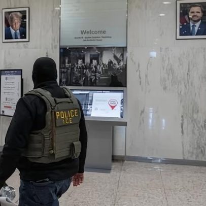 Homem que documentou campos de Uyghur pode ser deportado dos EUA após prisão ICE