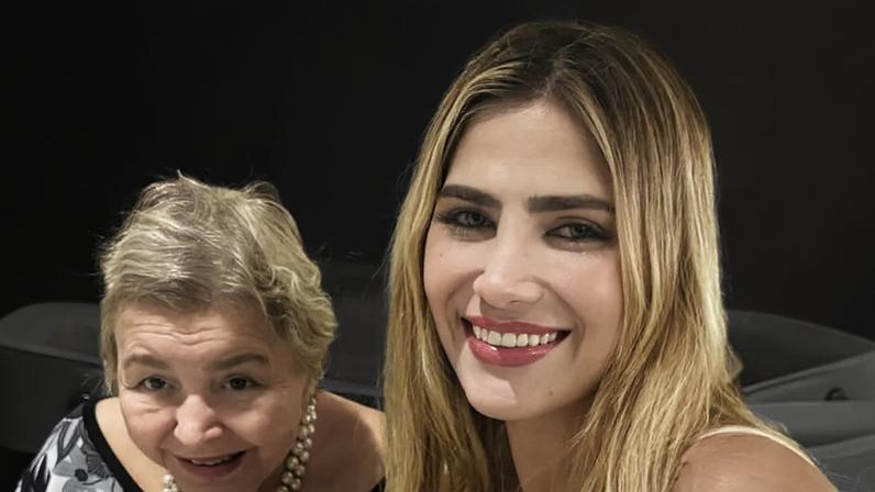 'Como dói perder uma pessoa que tanto amamos': filha de Leonardo mostra foto último encontro com Ede Cury, assessora do cantor há quase 30 anos
