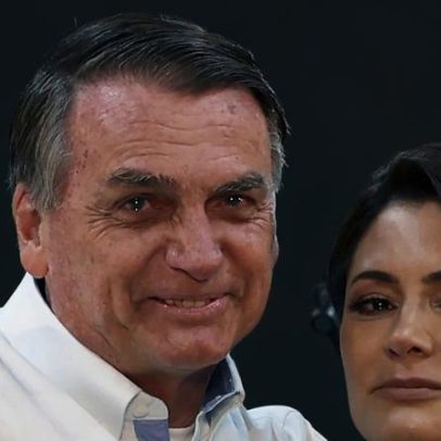Bolsonaro fará cirurgia no Natal a pedido de Michelle; entenda o motivo