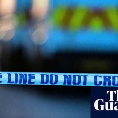 Incidente grave declarado em Derby; duas pessoas detidas por explosivos