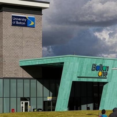 Deputado afirma falha do regulador na University of Greater Manchester