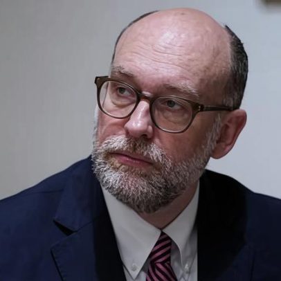 Juiz determina que Trump mantenha financiamento ao órgão de defesa do consumidor