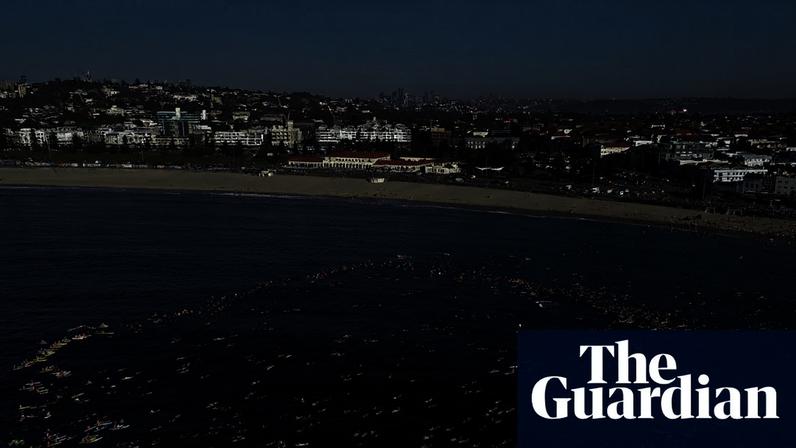 Bondi: tributo de surfistas às vítimas de tiroteio