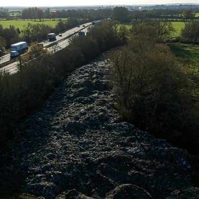 EA gastará milhões para limpar monte de resíduos ilegais em Oxfordshire