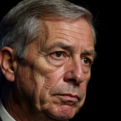 Farage deve pedir desculpas após acusações de racismo, diz ex-chefe de órgão