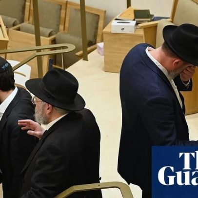 Rabbi Eli Schlanger lembrado como líder no funeral pelas vítimas do ataque Bondi