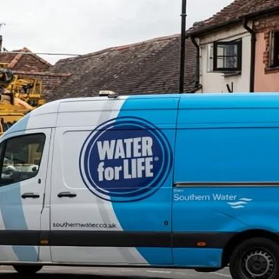 Vazamento rompe tubulação em East Sussex, deixando casas sem água no Natal