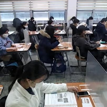 Chefe de exames da Coreia do Sul renuncia após críticas à prova de inglês