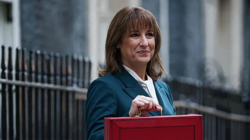 Rachel Reeves leaving Downing Street before the 26 November budget, which was preceded by multiple stories about what it contained.