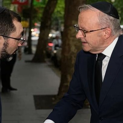 Albanese visita sinagoga de Sydney para homenagear vítimas do ataque de Bondi