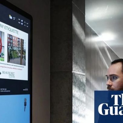 Ativistas britânicos condenam outdoors digitais que rastreiam respostas