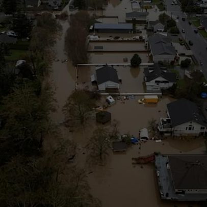Águas das enchentes no estado de Washington recuam após dias de resgates e evacuações
