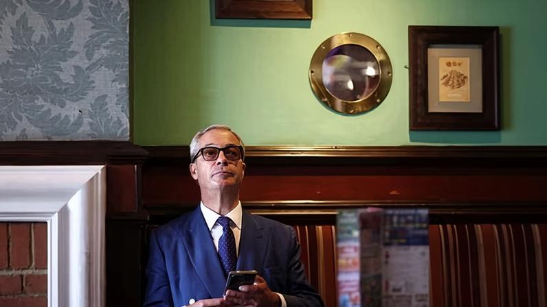 Farage evita investigação policial por alegada violação de lei eleitoral