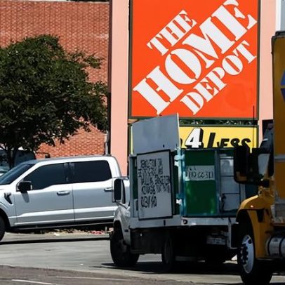 Home Depot em LA instala máquinas de ruído para deter trabalhadores diários