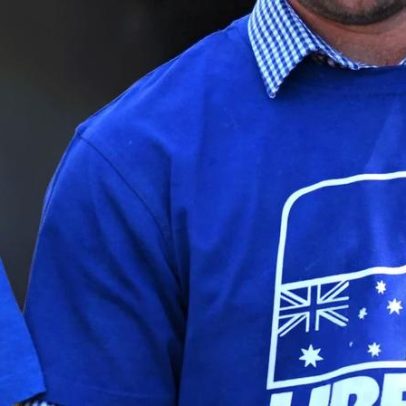 Candidato liberal nega acusações de bullying pela firma e uso de funcionários