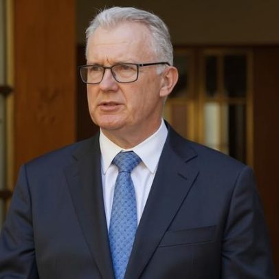 Visto australiano de britânico é cancelado após acusação de símbolos nazistas