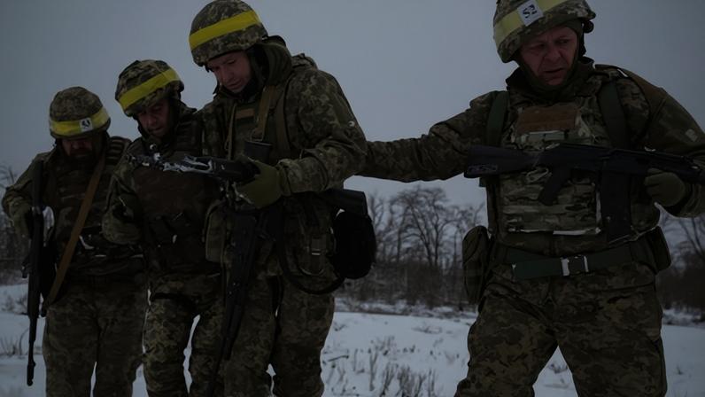 Zelensky: Kiev não vence sem apoio dos EUA; Putin avança em Zaporizhzhia