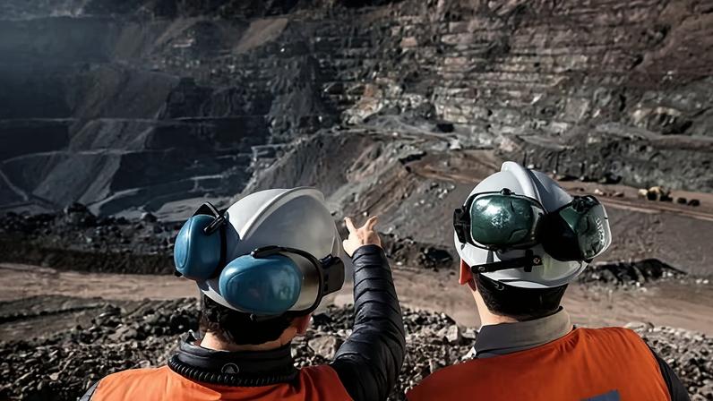 Anglo-American CEO Duncan Wanblad’s share bonus would have been worth about £8.5m, according to estimates.