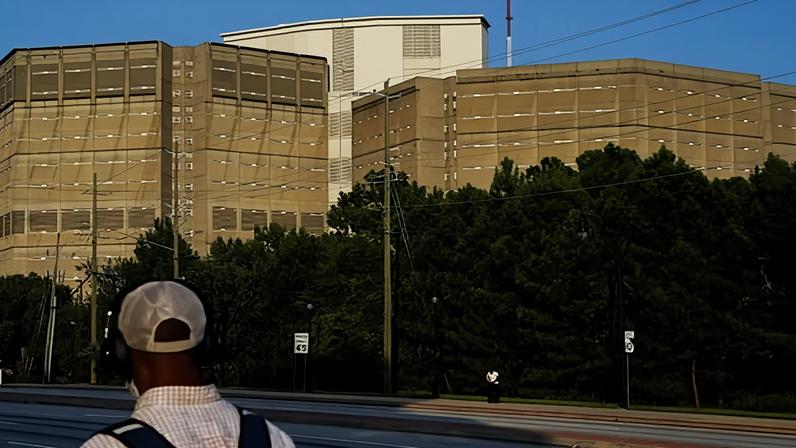 Três presos capturados na Flórida após fuga de cadeia perto de Atlanta