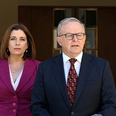 Albanese defende viagem de US$100 mil para Anika Wells e equipe