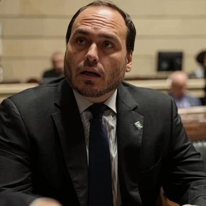 Carlos Bolsonaro deixa o Rio para concorrer ao Senado por Santa Catarina