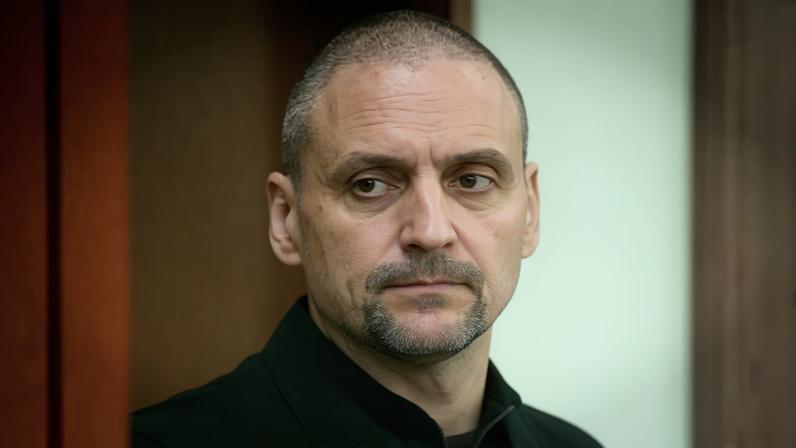 Líder da oposição russa é condenado a seis anos de prisão