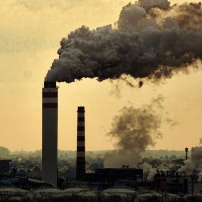 Emissões recordes de combustíveis fósseis em 2025, aponta relatório