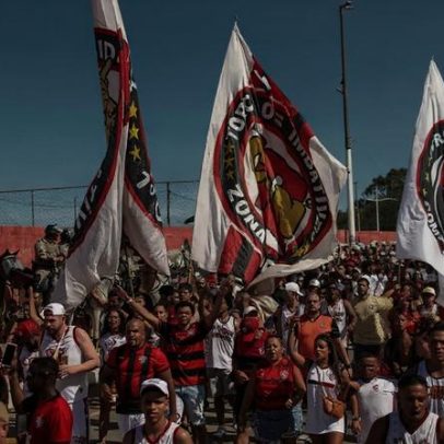 Torcida do Vitória esgota ingressos para duelo com o São Paulo