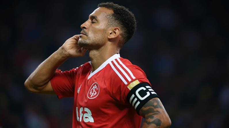 Alan Patrick comemora gol na Libertadores (Foto: Ricardo Duarte/SC Internacional)
