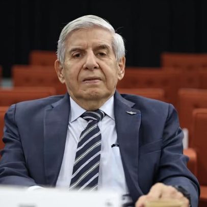 Moraes concede prisão domiciliar com tornozeleira eletrônica para Augusto Heleno