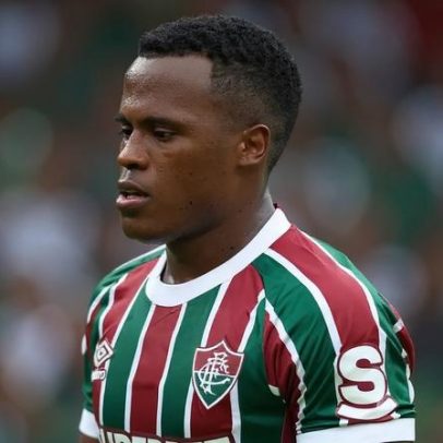 Arias rebate torcedor do Fluminense por críticas a jogador do Flamengo