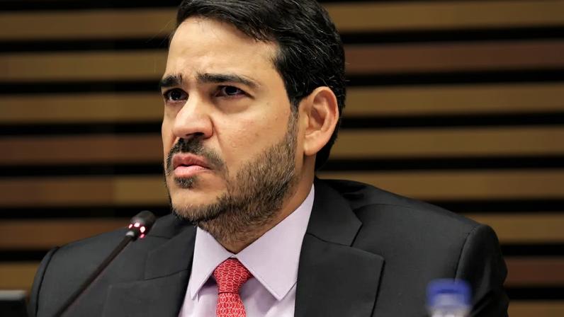 Messias busca líder do partido de Alcolumbre para distensionar relação