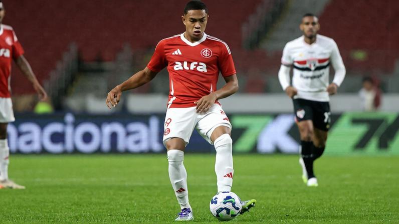 Luis Otávio está com um pé em Orlando (Foto: Ricardo Duarte/SC Internacional)