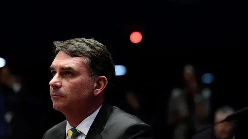 Mudança no relacionamento com o STF sinaliza trajetória de Flávio Bolsonaro