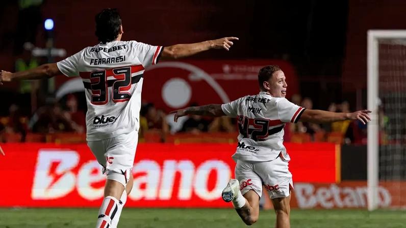Maik marcou contra o Internacional (Foto: Rubens Chiri / São Paulo FC)
