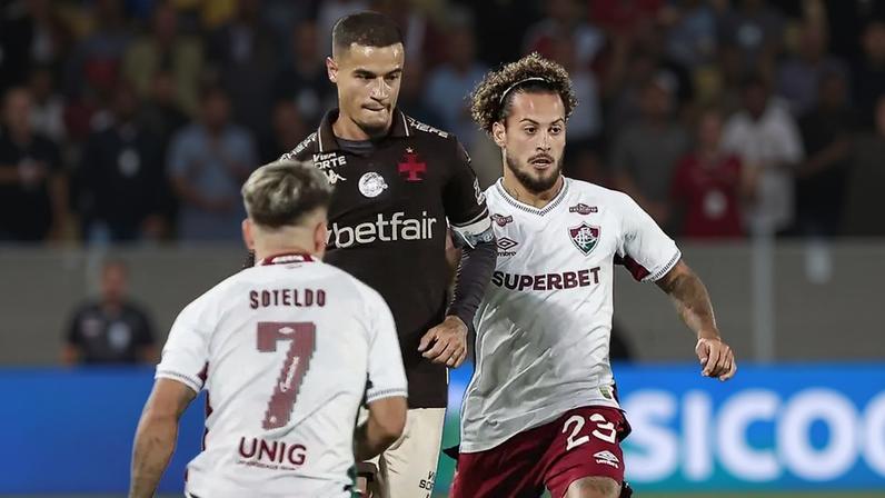 Soteldo em ação em Vasco x Fluminense (Foto: Lucas Merçon/ Fluminense FC)