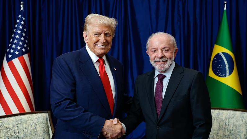 Lula telefona a Trump e defende redução de tarifas sobre produtos brasileiros