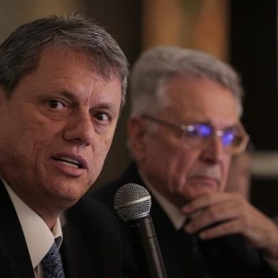 Tarcísio comenta pela primeira vez pré-candidatura de Flávio Bolsonaro