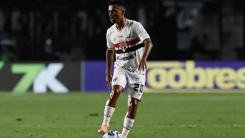 Marcos Antônio em ação pelo São Paulo (Foto: Rubens Chiri/São Paulo)