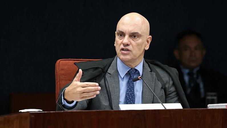 Moraes aponta para regras de visitação da PF e nega visita de Carlos a Jair Bolsonaro no domingo em que o vereador completa 43 anos. (Foto: Luiz Silveira/STF)